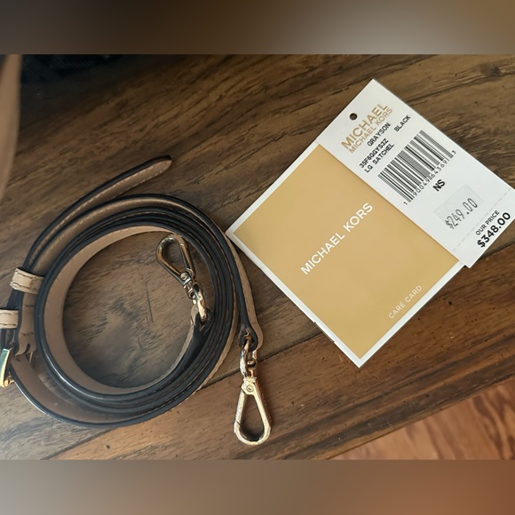 PRE-LOVED MICHAEL KORS Grayson Large Satchel - Picture 6 of 6